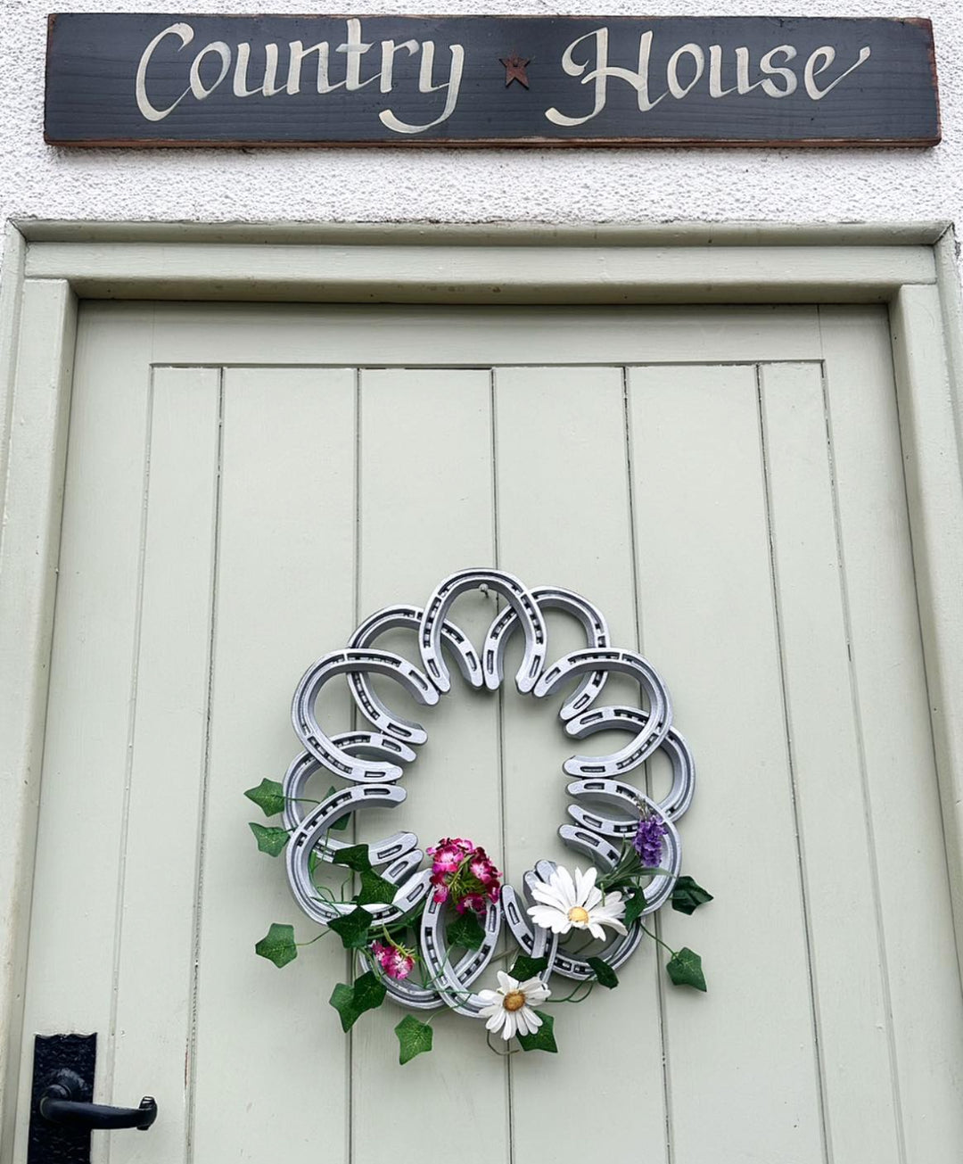 Silver Horseshoe Wreath