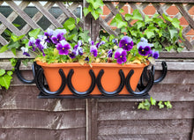 Load image into Gallery viewer, Horseshoe Garden Planter