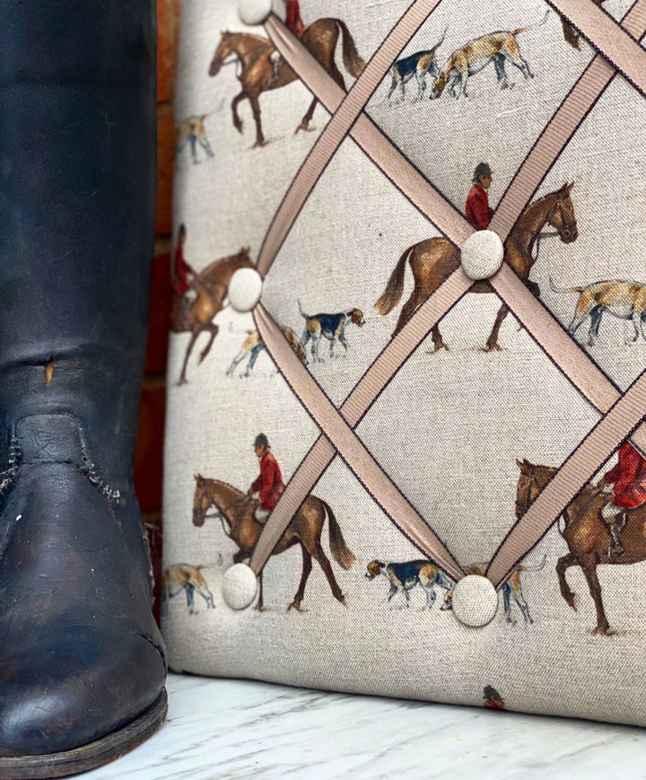 Master of Hounds Memo Board