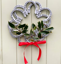 Load image into Gallery viewer, Silver Horseshoe Wreath