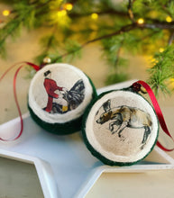 Load image into Gallery viewer, 4 x Hunt Christmas Decoration Set